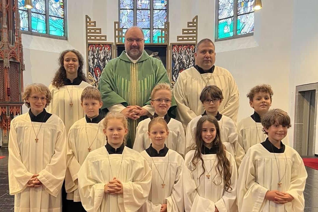 neue Messdiener in St. Clemens